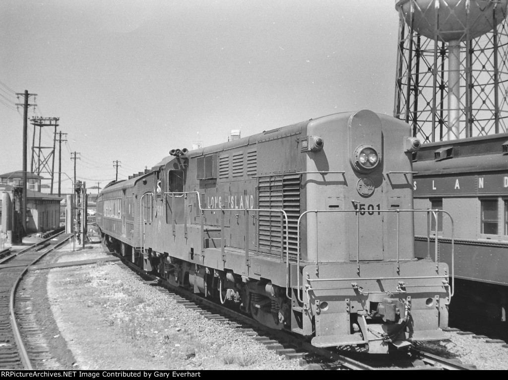 LIRR H16-44 #1501 - Long Island RR